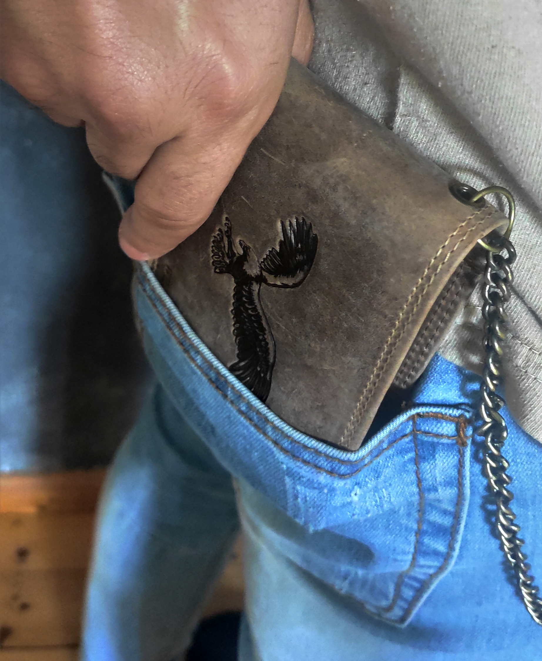 Wildery Herren Geldbörse aus Leder mit RFID Schutz im Querformat mit Adler Prägung